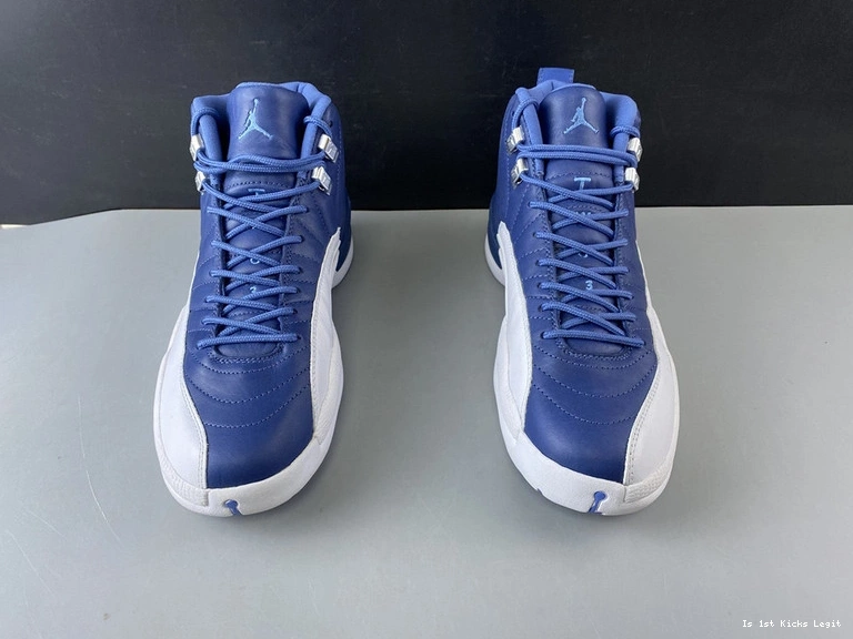 130690-404 12 Air Jordan 1015